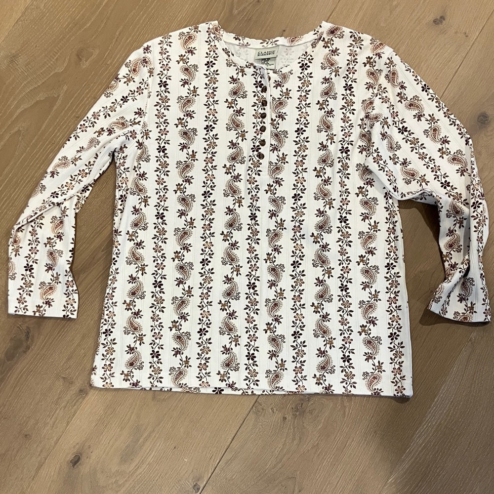 LIKE NEW Fall Paisley Floral flower Button Long sleeve shirt